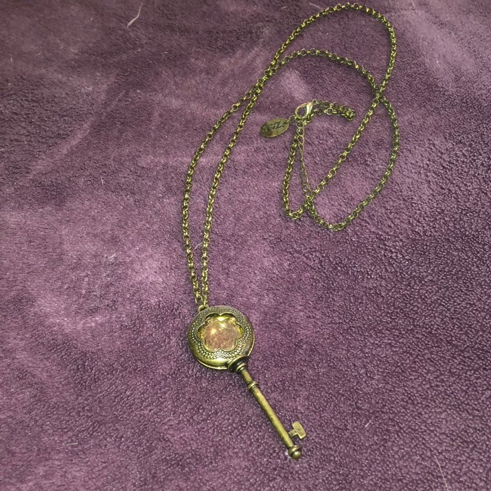 Long key necklace